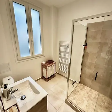 Apartment 50m2 Avec Terrasse Idealement Situe *